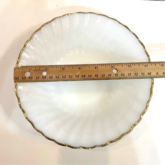 Anchor Hocking Fire King Swirl Milk Glass 8 1/2" Serving Bowl Gold Rim Vintage - Picture 3 of 6
